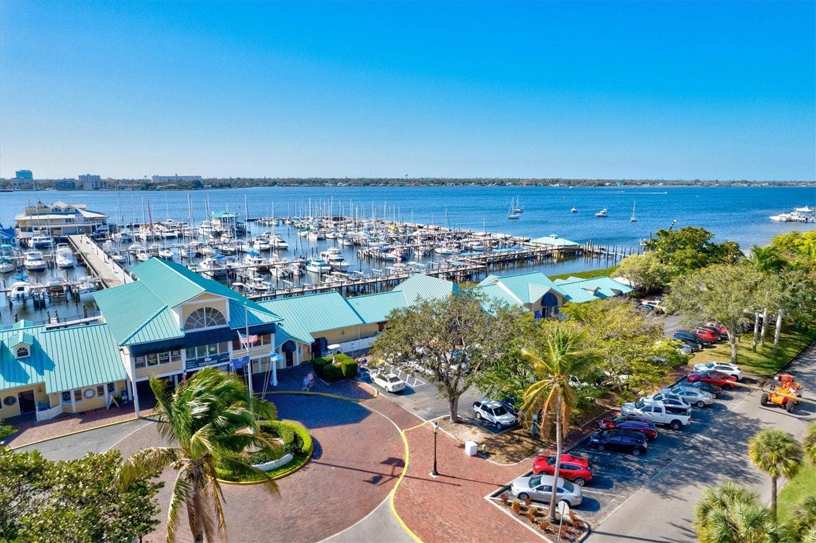 1914 RIVERSIDE DRIVE E, Bradenton, FL 34208 1914 RIVERSIDE DRIVE E, Bradenton, FL 34208