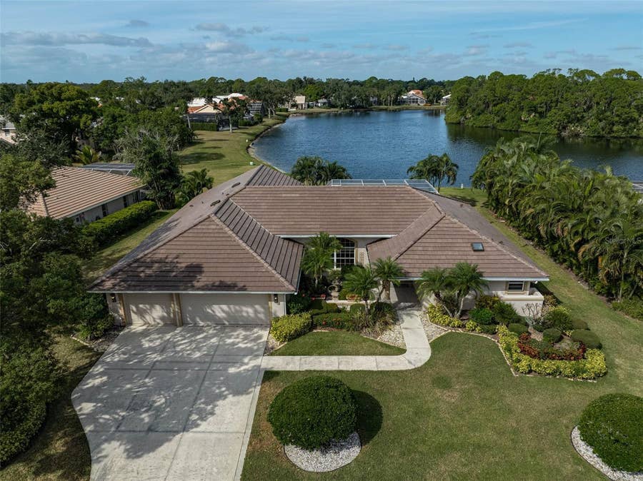 Property photo for 7570 LINKS COURT, Sarasota, FL