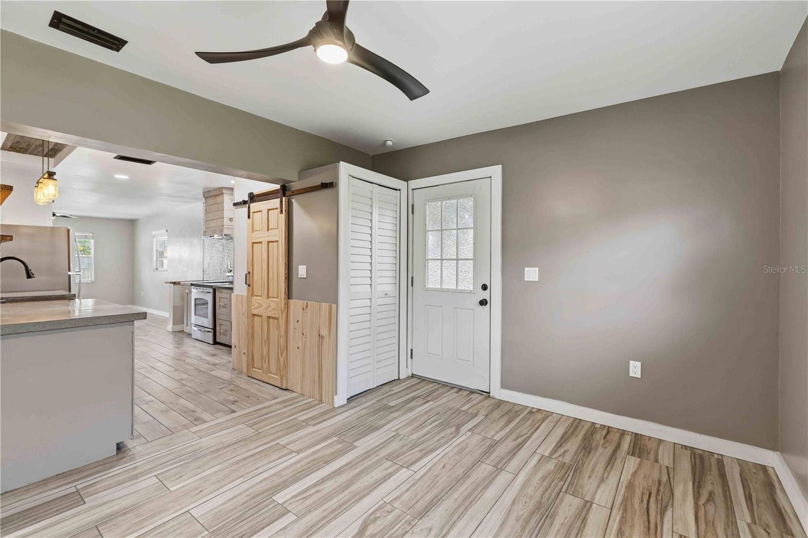 904 66TH AVENUE W, Bradenton, FL 34207