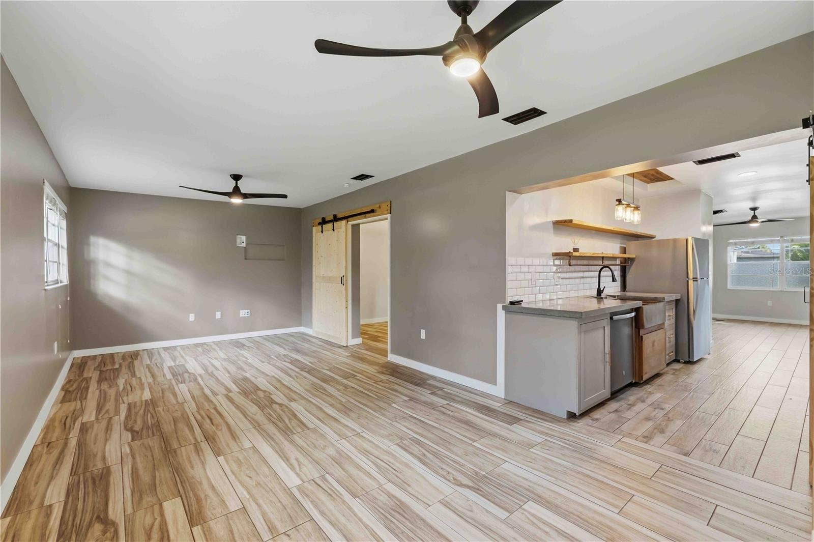 904 66TH AVENUE W, Bradenton, FL 34207