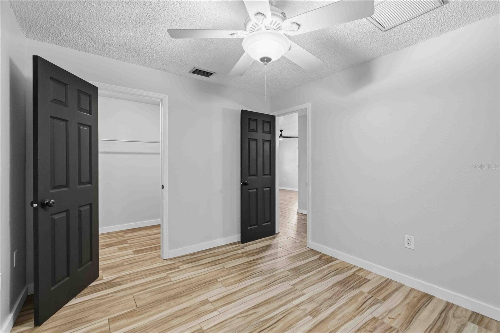 904 66TH AVENUE W, Bradenton, FL 34207