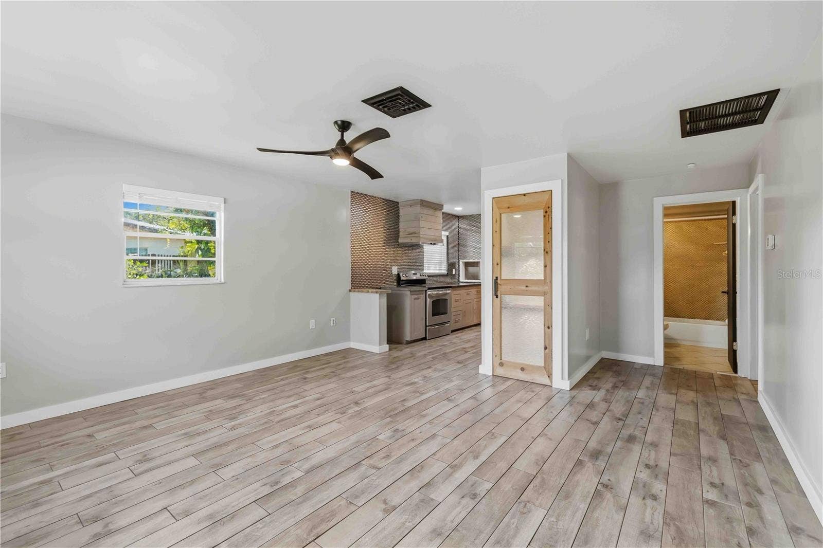 904 66TH AVENUE W, Bradenton, FL 34207