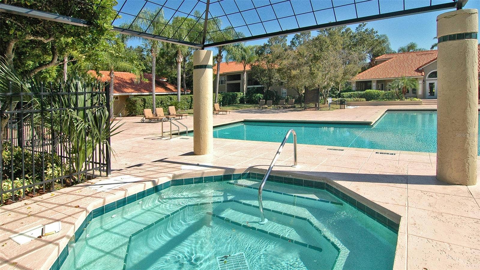 4025 CROCKERS LAKE BOULEVARD, #22, Sarasota, FL 34238 Spa