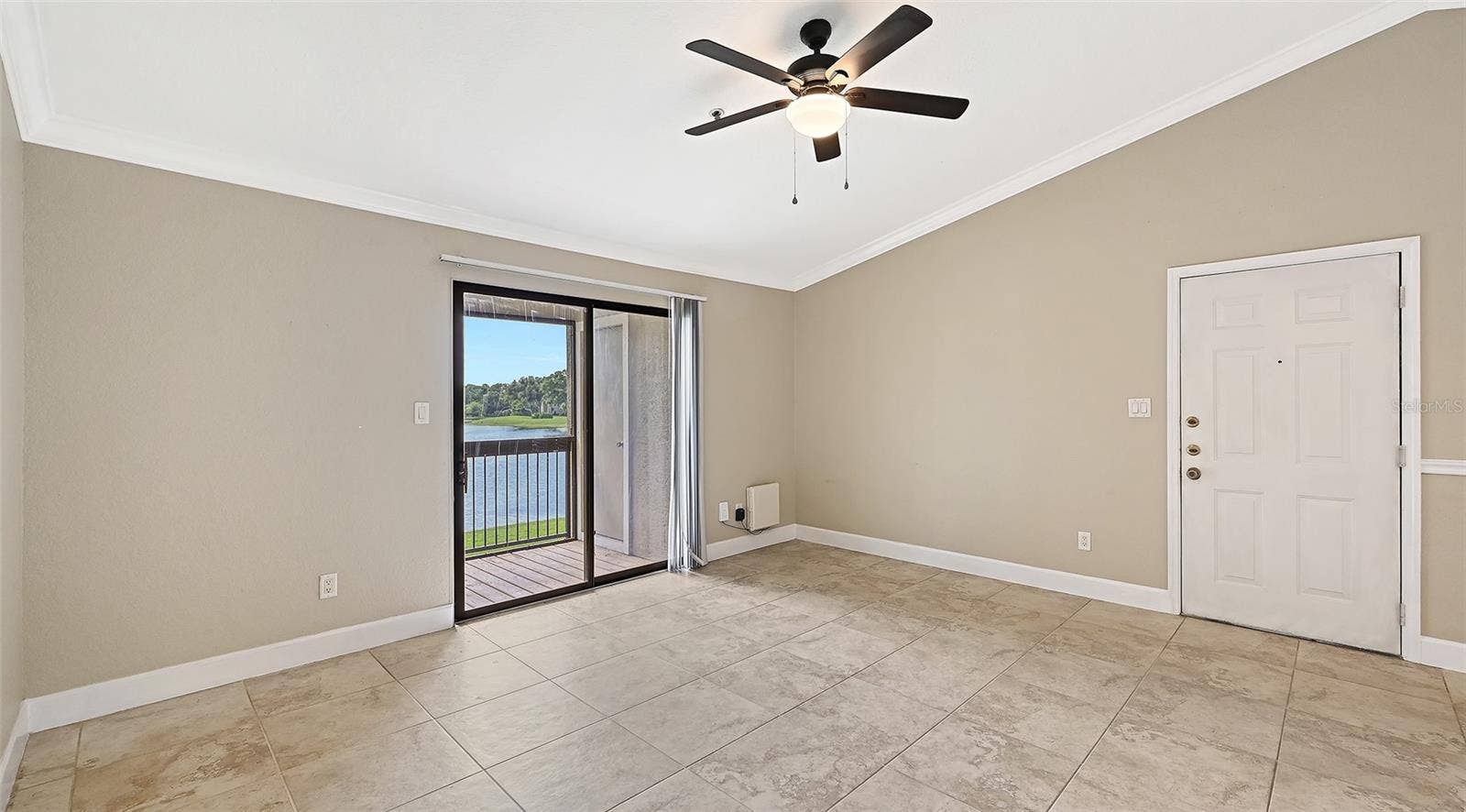 4025 CROCKERS LAKE BOULEVARD, #22, Sarasota, FL 34238 Living Room