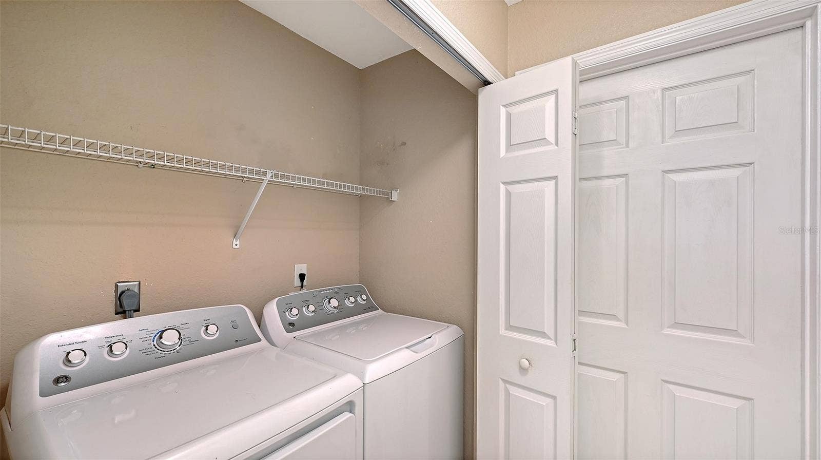 4025 CROCKERS LAKE BOULEVARD, #22, Sarasota, FL 34238 Laundry Room