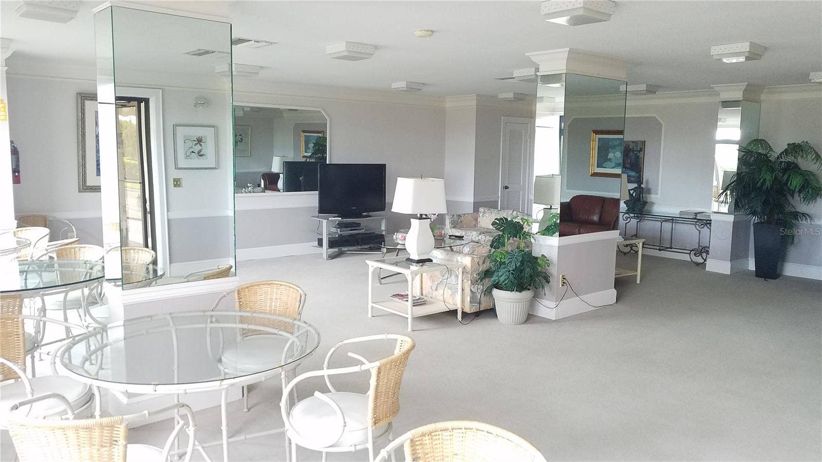 7100 SUNSHINE SKYWAY LANE S, #301, St Petersburg, FL 33711 Social room