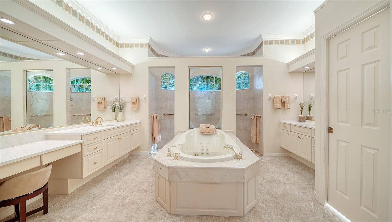 8922 BLOOMFIELD BOULEVARD, Sarasota, FL 34238 8922 BLOOMFIELD BOULEVARD, Sarasota, FL 34238