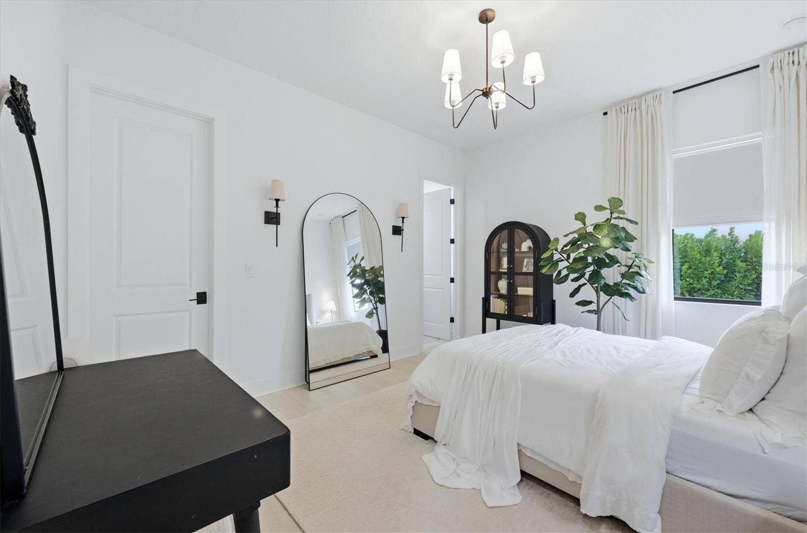 4683 CEDRON COURT, Sarasota, FL 34240 4683 CEDRON COURT, Sarasota, FL 34240