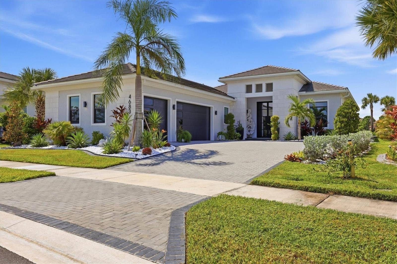4683 CEDRON COURT, Sarasota, FL 34240 4683 CEDRON COURT, Sarasota, FL 34240