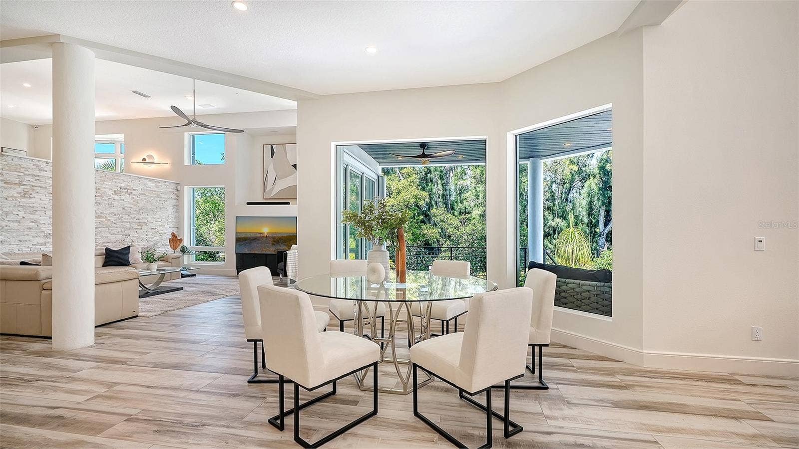 3718 SANDSPUR LANE, Nokomis, FL 34275 Dining by aquarium glass windows
