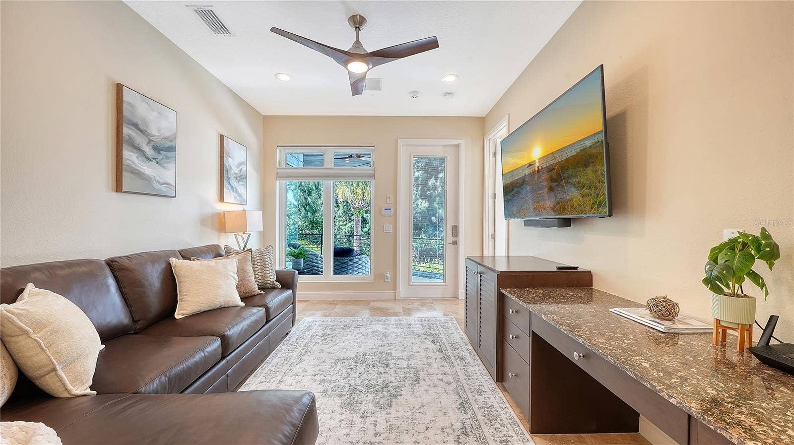 3718 SANDSPUR LANE, Nokomis, FL 34275 Casita living room
