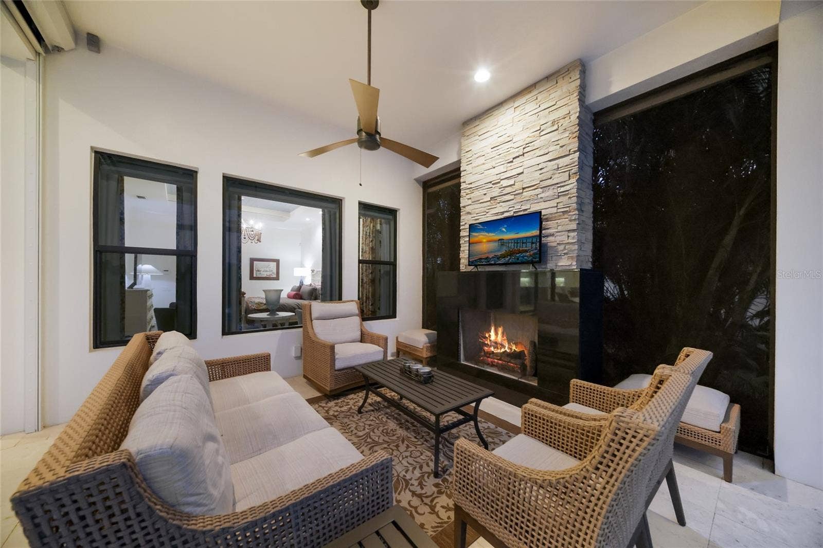 764 CROSSWIND AVENUE, Sarasota, FL 34240 764 CROSSWIND AVENUE, Sarasota, FL 34240