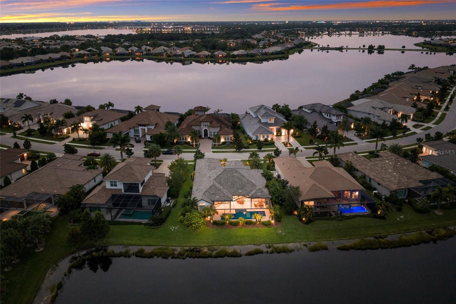 764 CROSSWIND AVENUE, Sarasota, FL 34240 764 CROSSWIND AVENUE, Sarasota, FL 34240