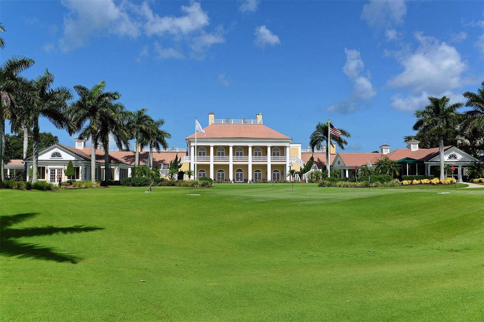 168 COASTAL HAMMOCK COURT, Osprey, FL 34229 Championship golf, exceptional amenities and beautifully maintained grounds complete the lifestyle offered with ownership in The Oaks.