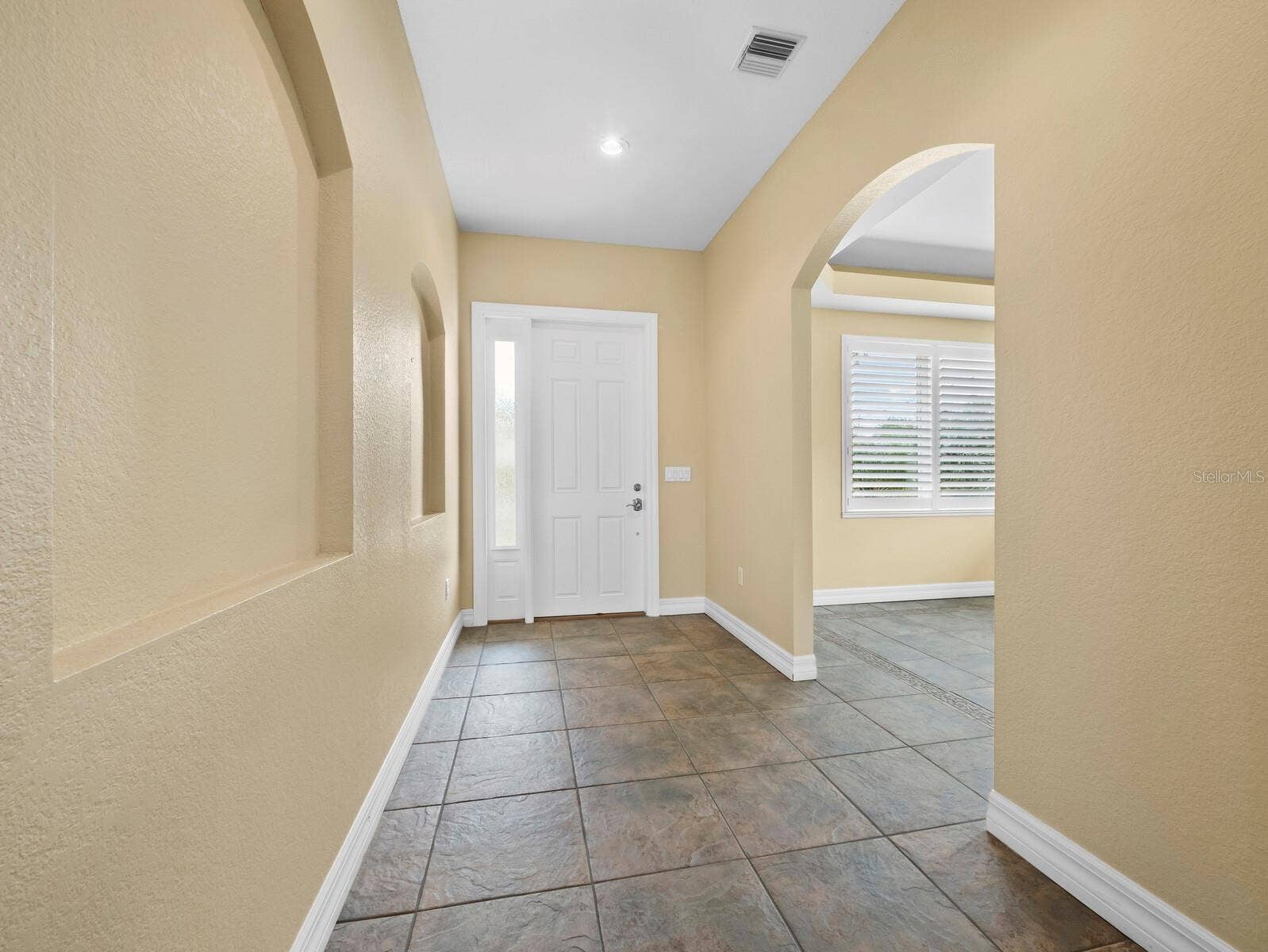182 ISLAND CIRCLE, Sarasota, FL 34242
