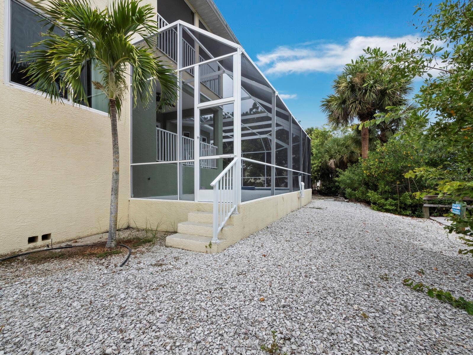 182 ISLAND CIRCLE, Sarasota, FL 34242