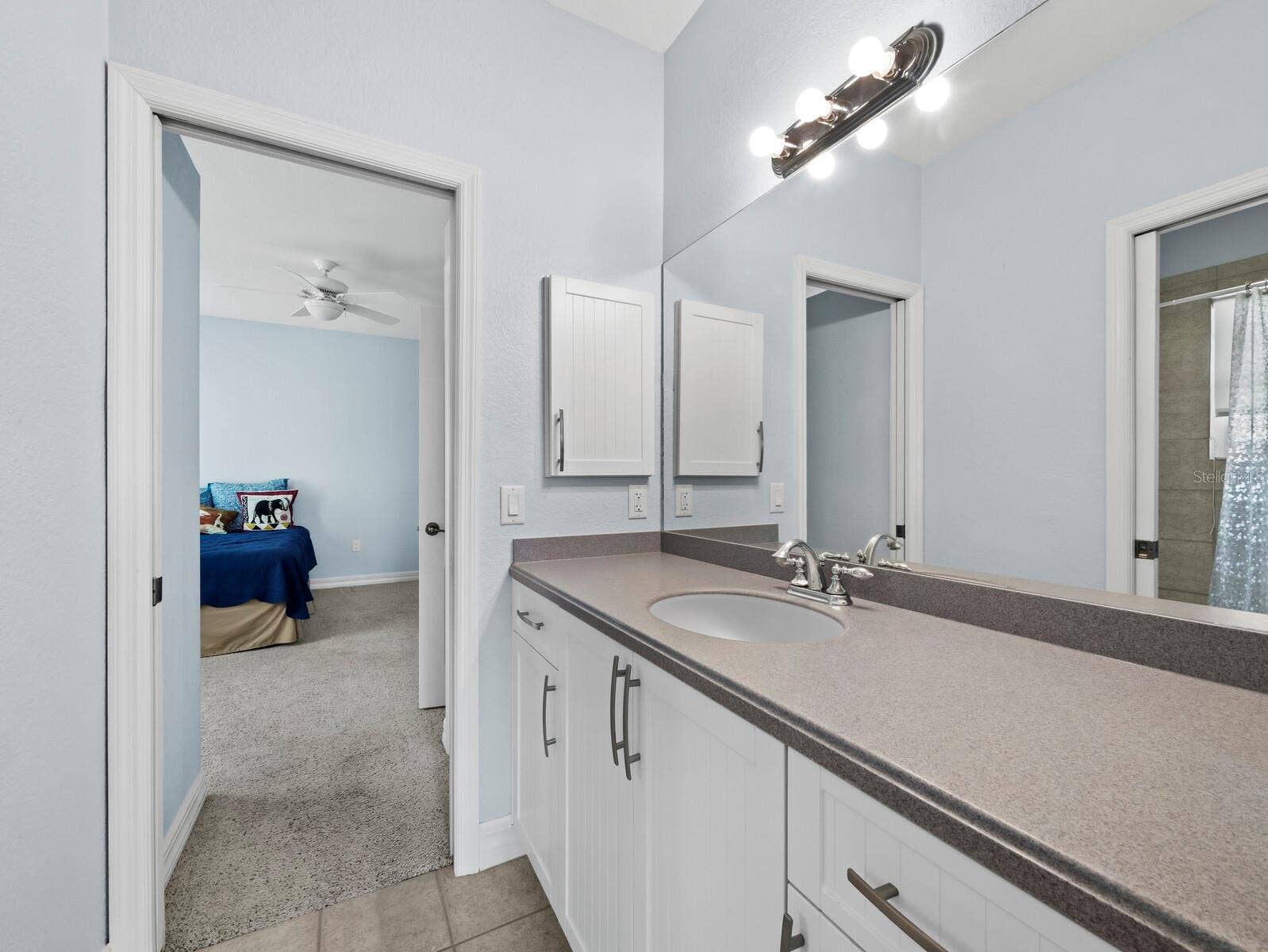 182 ISLAND CIRCLE, Sarasota, FL 34242