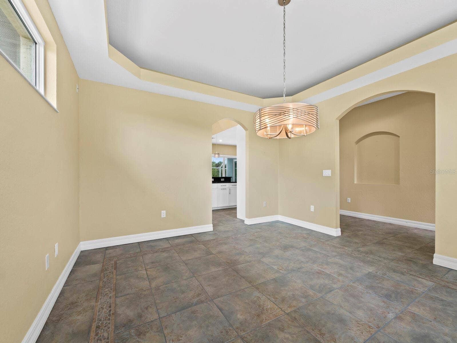 182 ISLAND CIRCLE, Sarasota, FL 34242