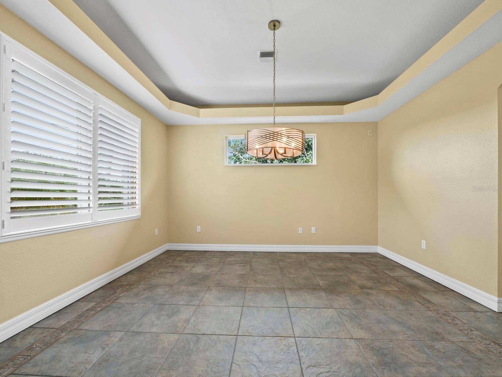 182 ISLAND CIRCLE, Sarasota, FL 34242