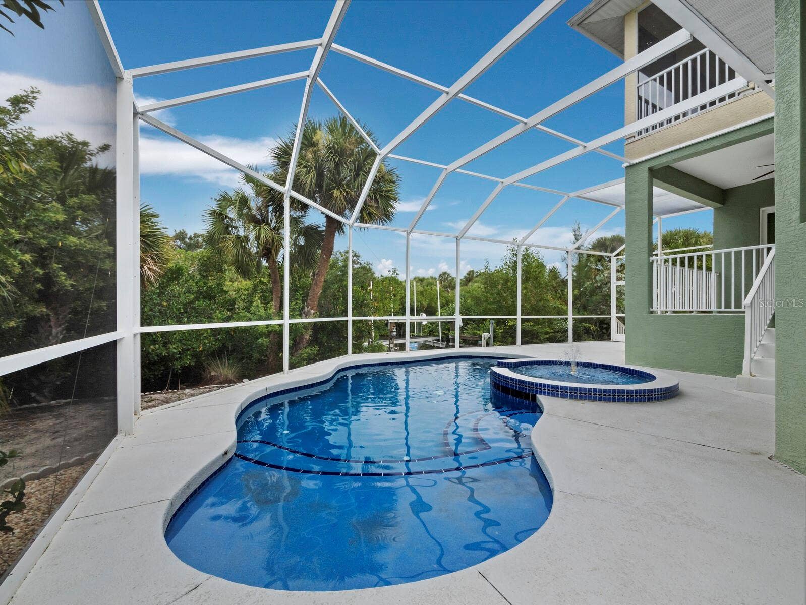 182 ISLAND CIRCLE, Sarasota, FL 34242