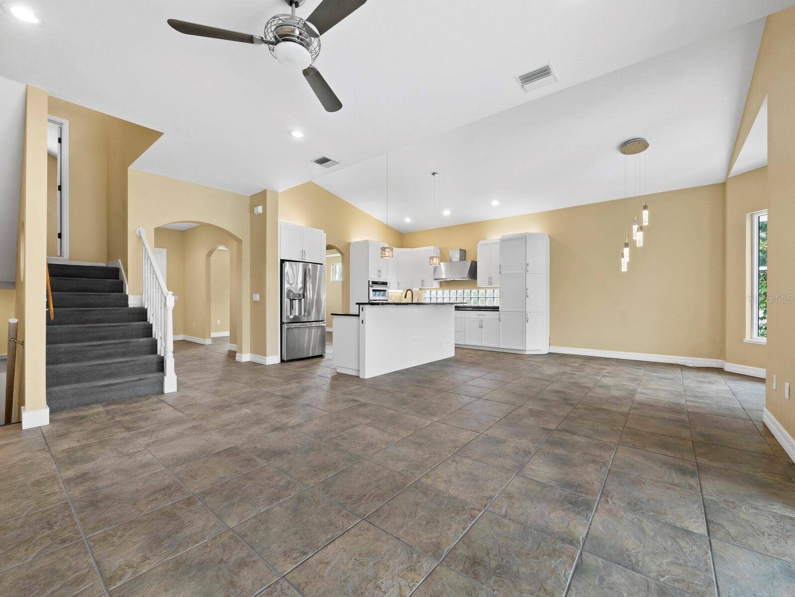 182 ISLAND CIRCLE, Sarasota, FL 34242