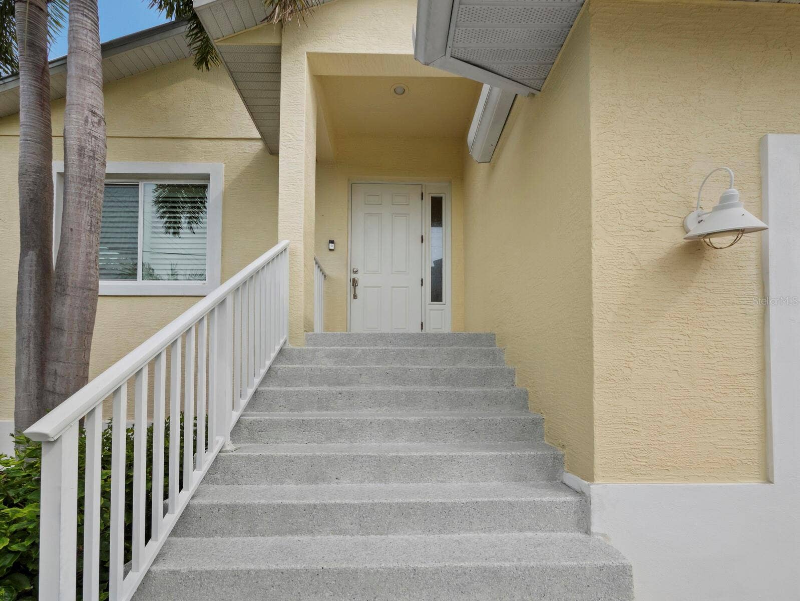 182 ISLAND CIRCLE, Sarasota, FL 34242