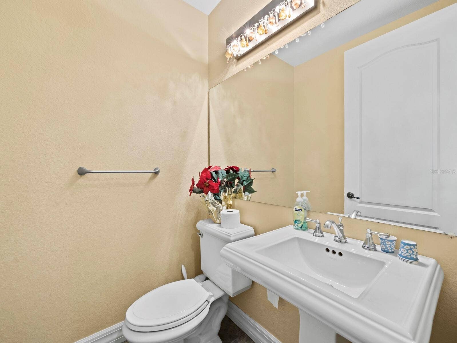 182 ISLAND CIRCLE, Sarasota, FL 34242