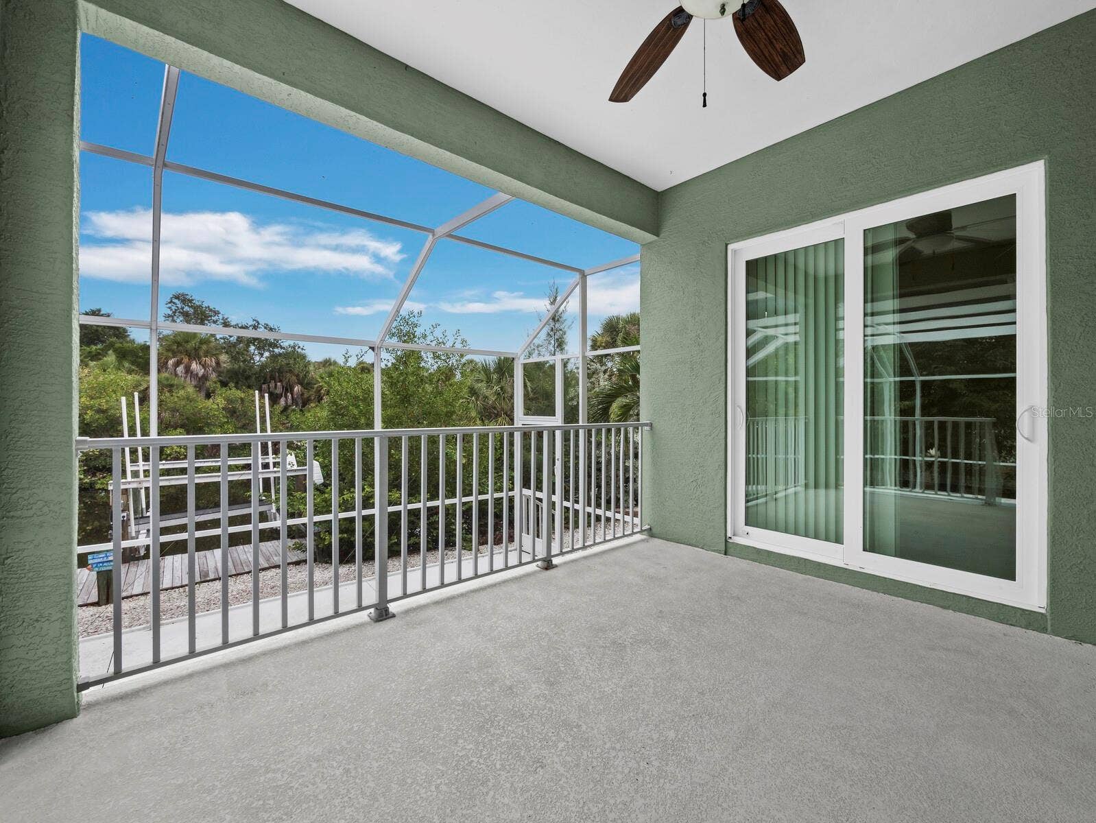 182 ISLAND CIRCLE, Sarasota, FL 34242