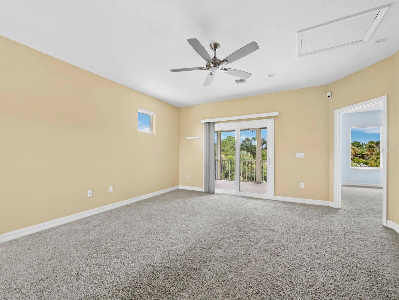 182 ISLAND CIRCLE, Sarasota, FL 34242