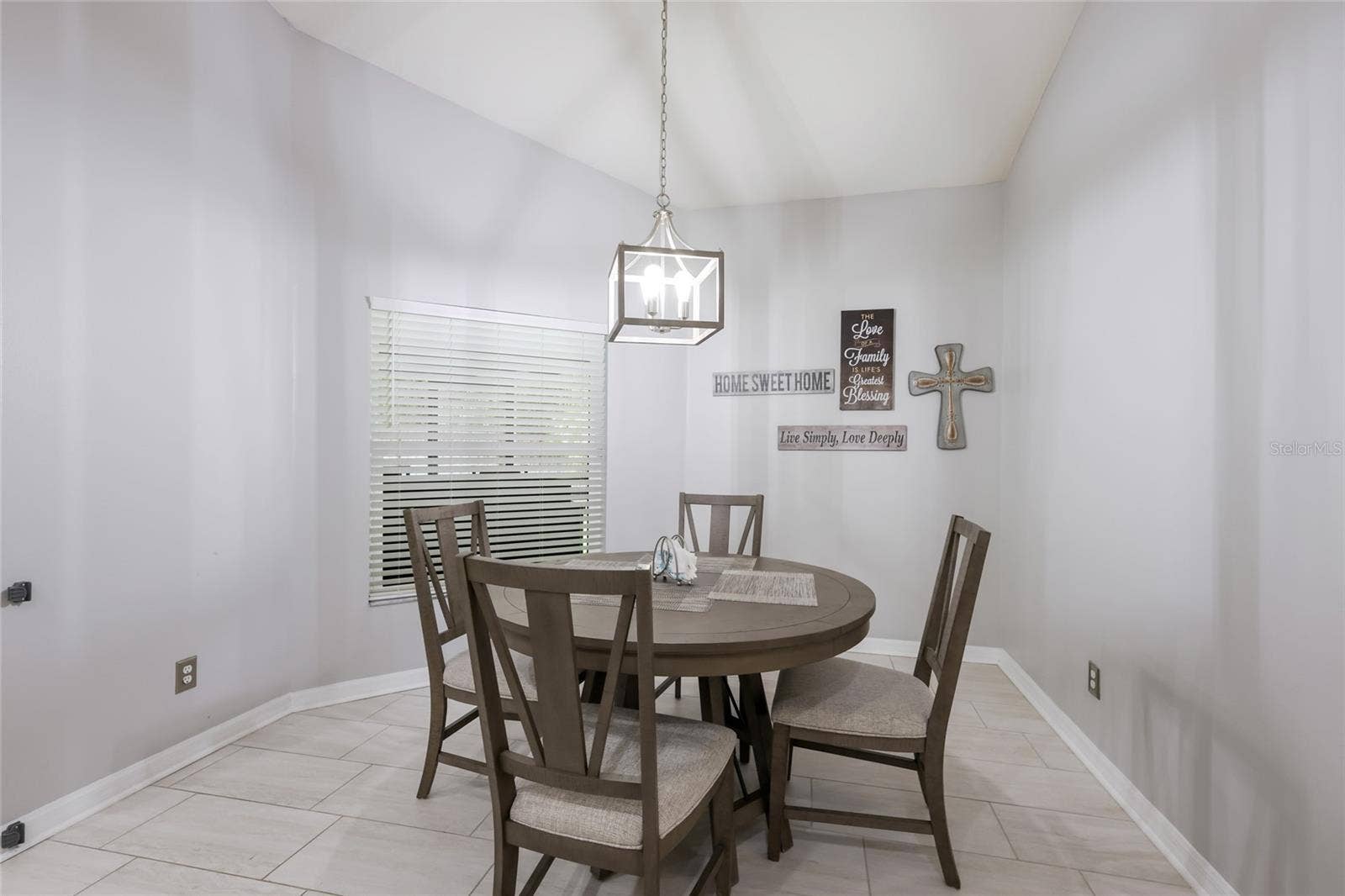 7625 NOTTINGHILL SKY DRIVE, Apollo Beach, FL 33572 7625 NOTTINGHILL SKY DRIVE, Apollo Beach, FL 33572