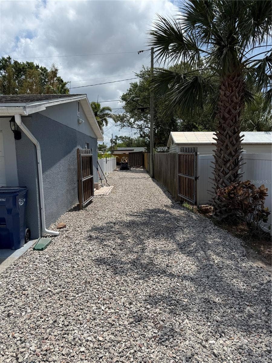 1415 36TH STREET W, Bradenton, FL 34205 1415 36TH STREET W, Bradenton, FL 34205