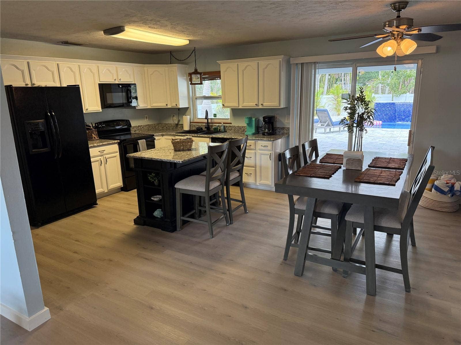 1415 36TH STREET W, Bradenton, FL 34205 1415 36TH STREET W, Bradenton, FL 34205
