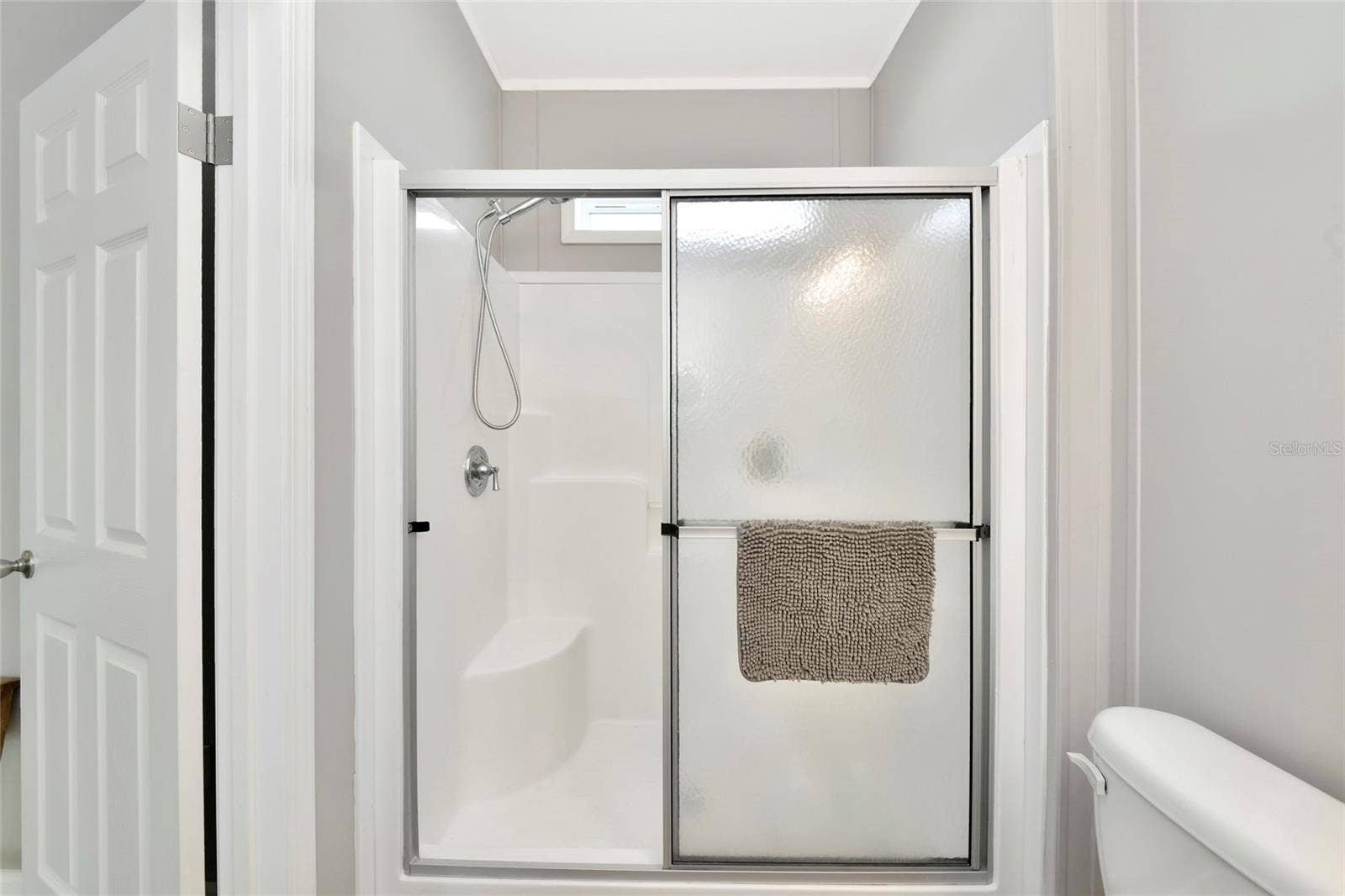 6843 HIKINA DRIVE, North Port, FL 34287 Walk-in shower