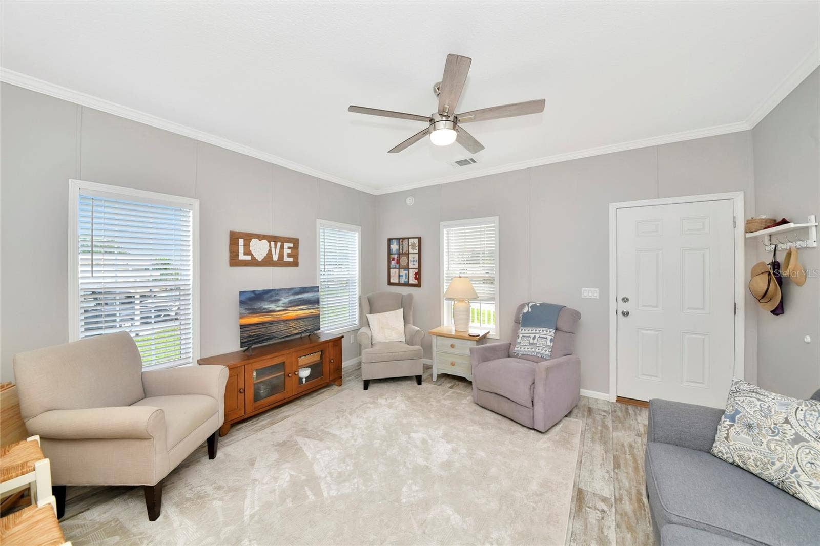 6843 HIKINA DRIVE, North Port, FL 34287 6843 HIKINA DRIVE, North Port, FL 34287