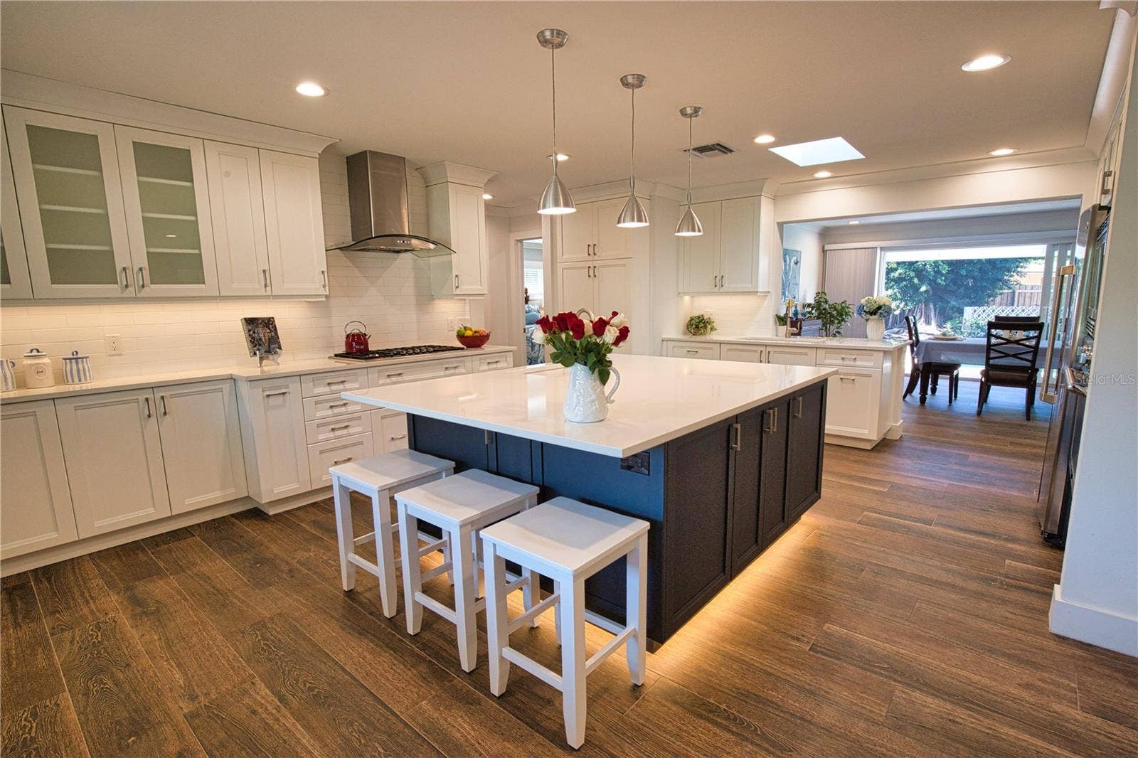 Sarasota, FL 34242 Kitchen Island with Seating,Sink & Storage