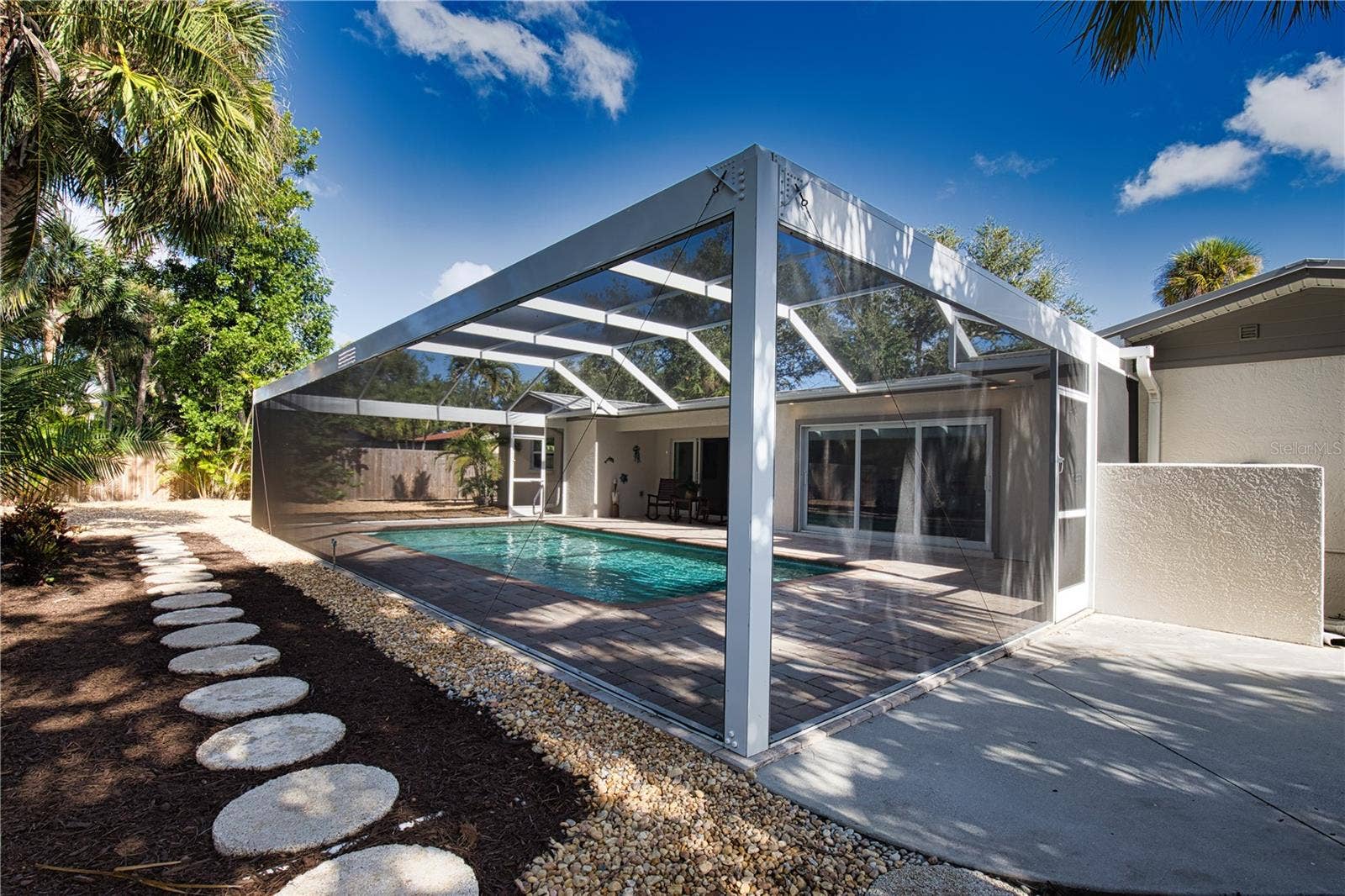 Sarasota, FL 34242 Stepping Stones to Large Backyard
