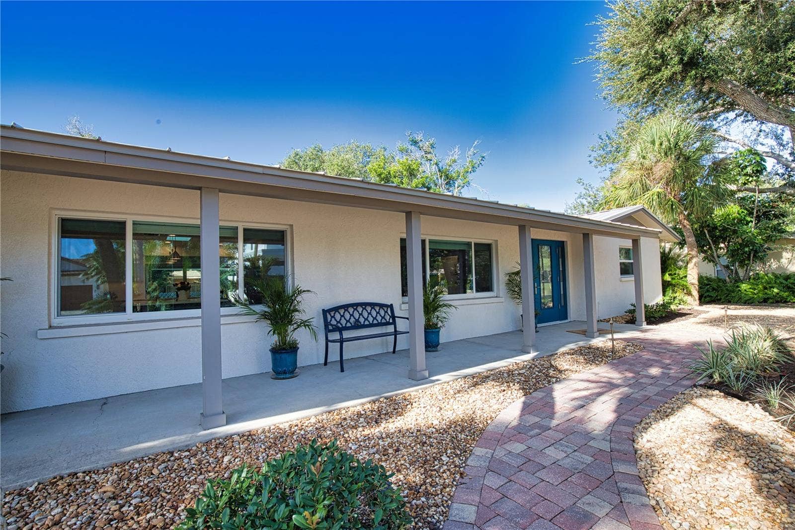 Sarasota, FL 34242 Covered Front Entry