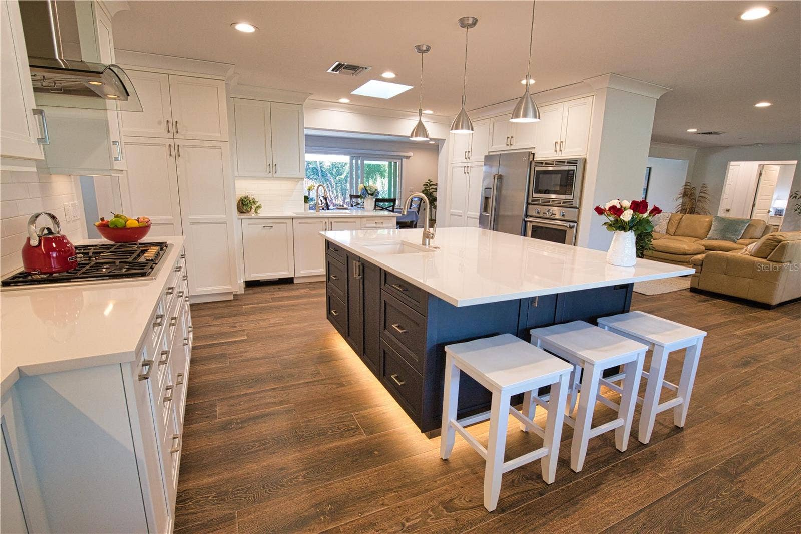 Sarasota, FL 34242 Custom Wood Cabinets & Countertops