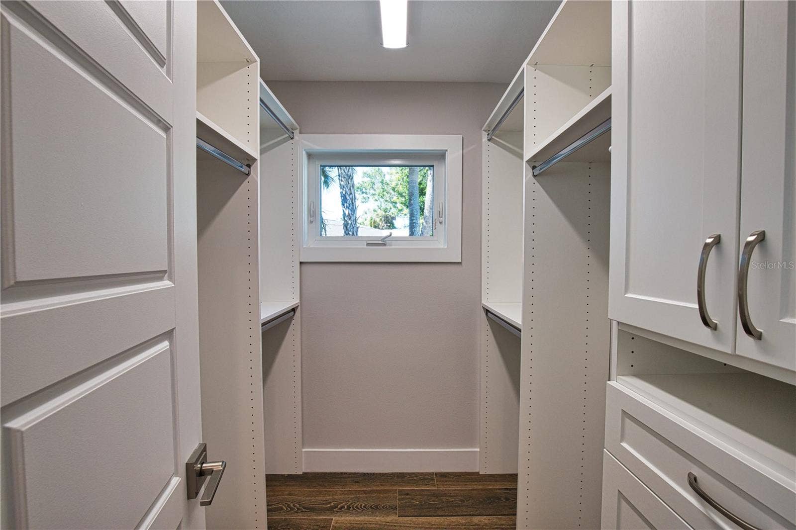 Sarasota, FL 34242 Primary Walk-In Closet