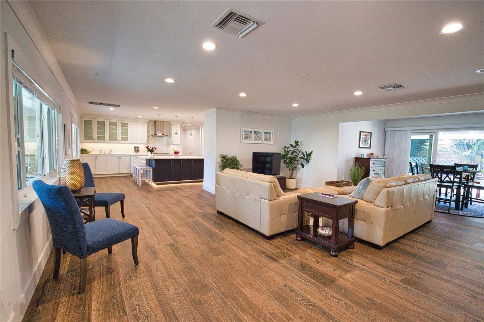 Sarasota, FL 34242 Open Living Area