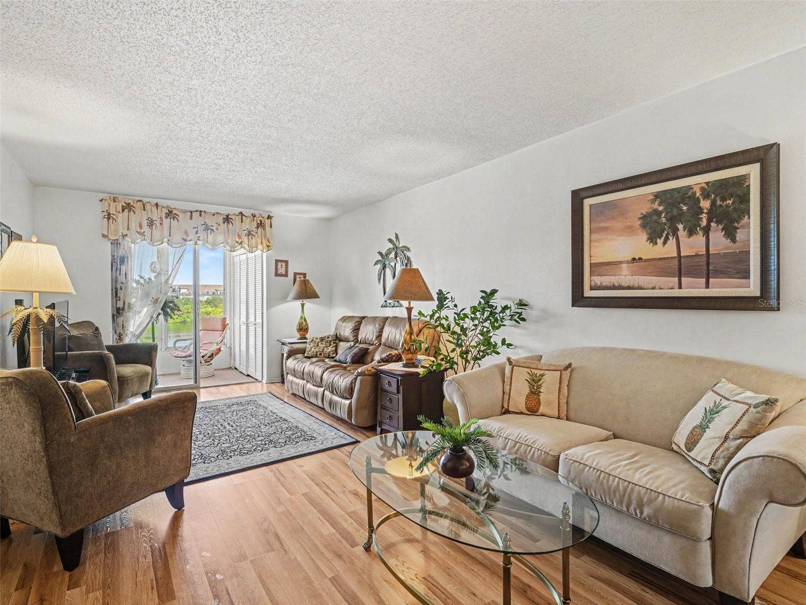 3785 LAKE BAYSHORE DRIVE, #H-405, Bradenton, FL 34205 Living Room