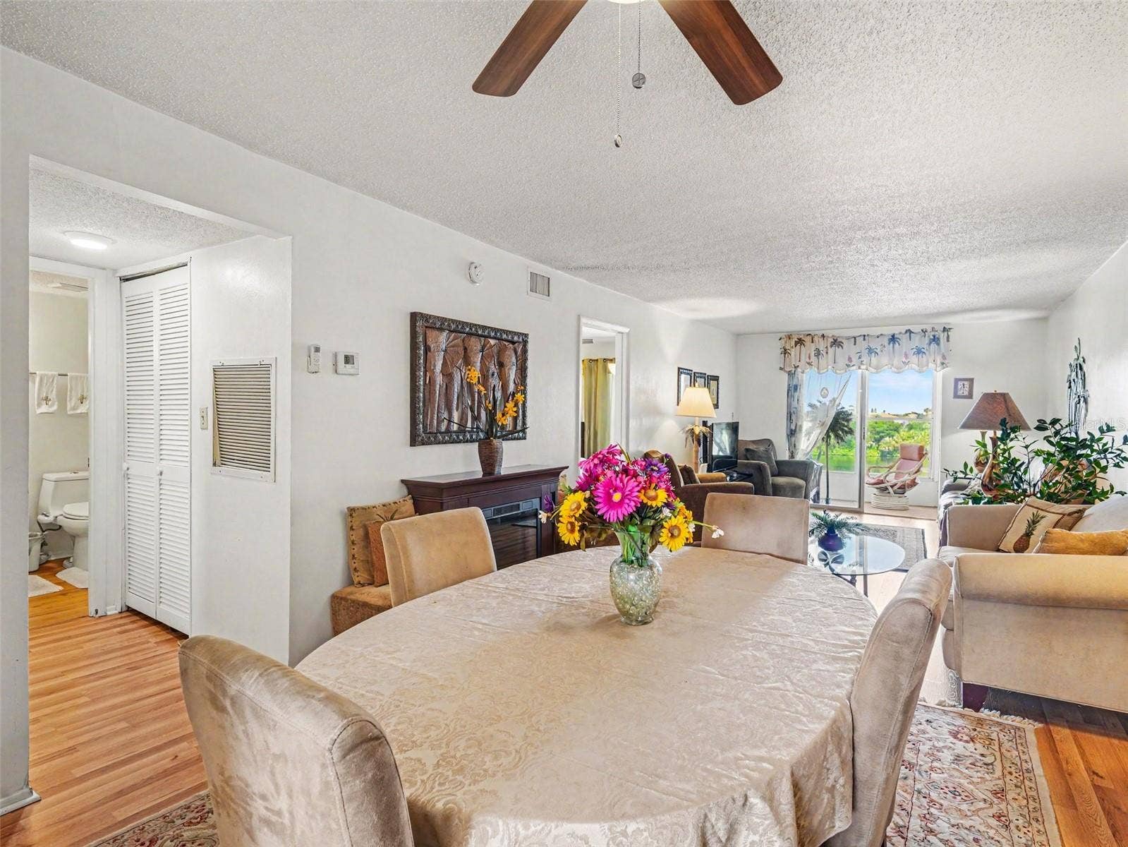 3785 LAKE BAYSHORE DRIVE, #H-405, Bradenton, FL 34205 Dining Area