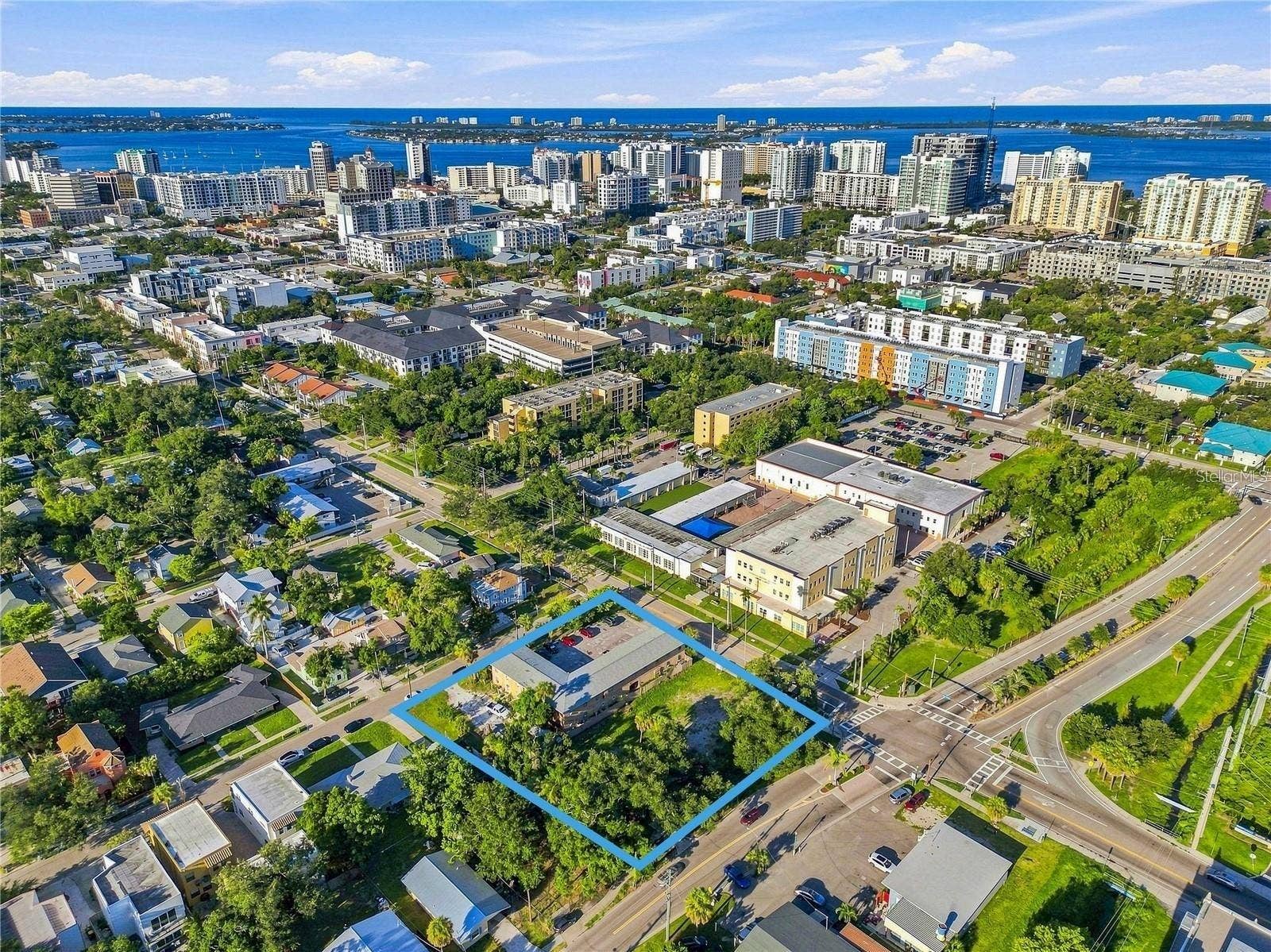 900 N ORANGE AVENUE, Sarasota, FL 34236