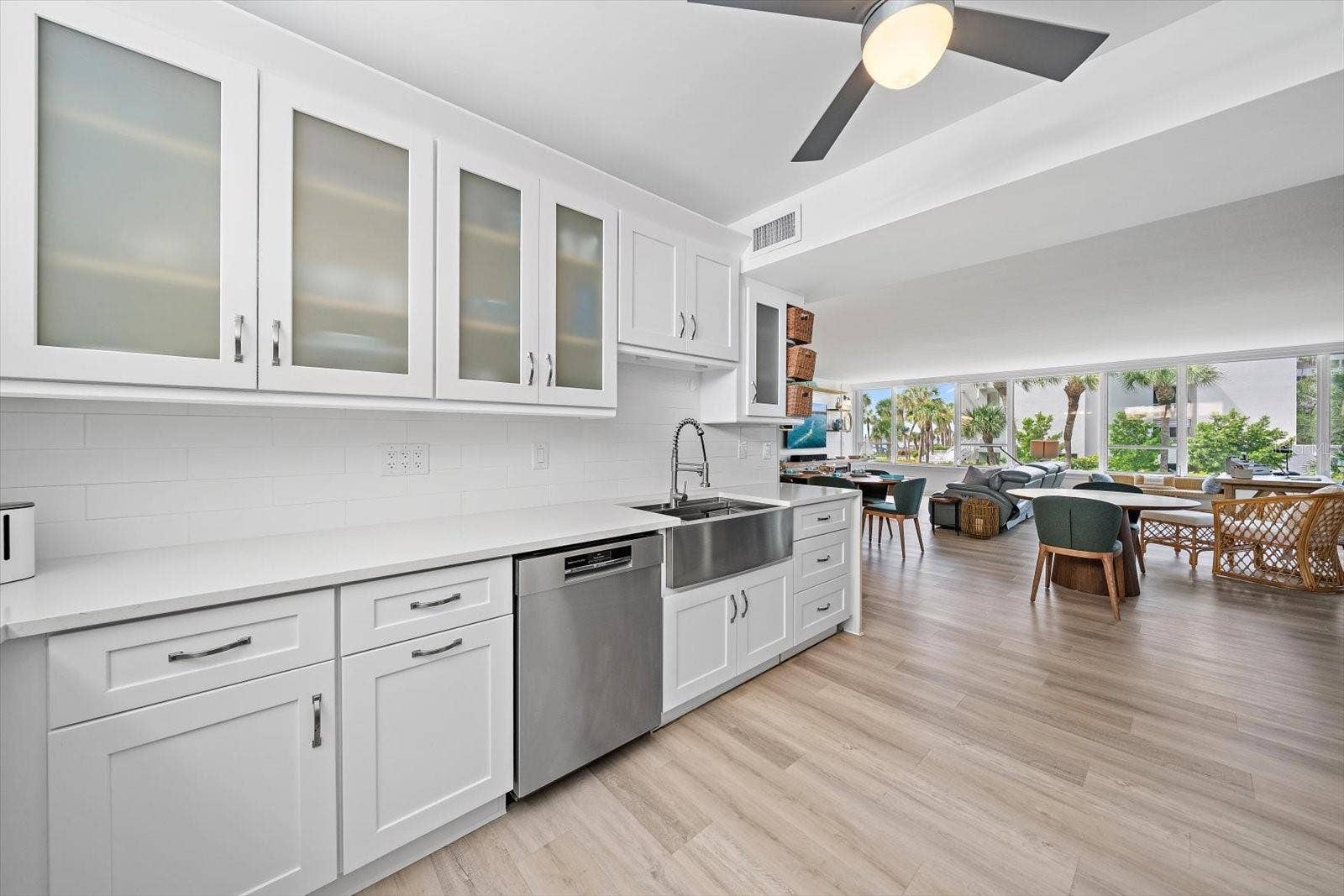 100 SANDS POINT ROAD, #219, Longboat Key, FL 34228 Kitchen
