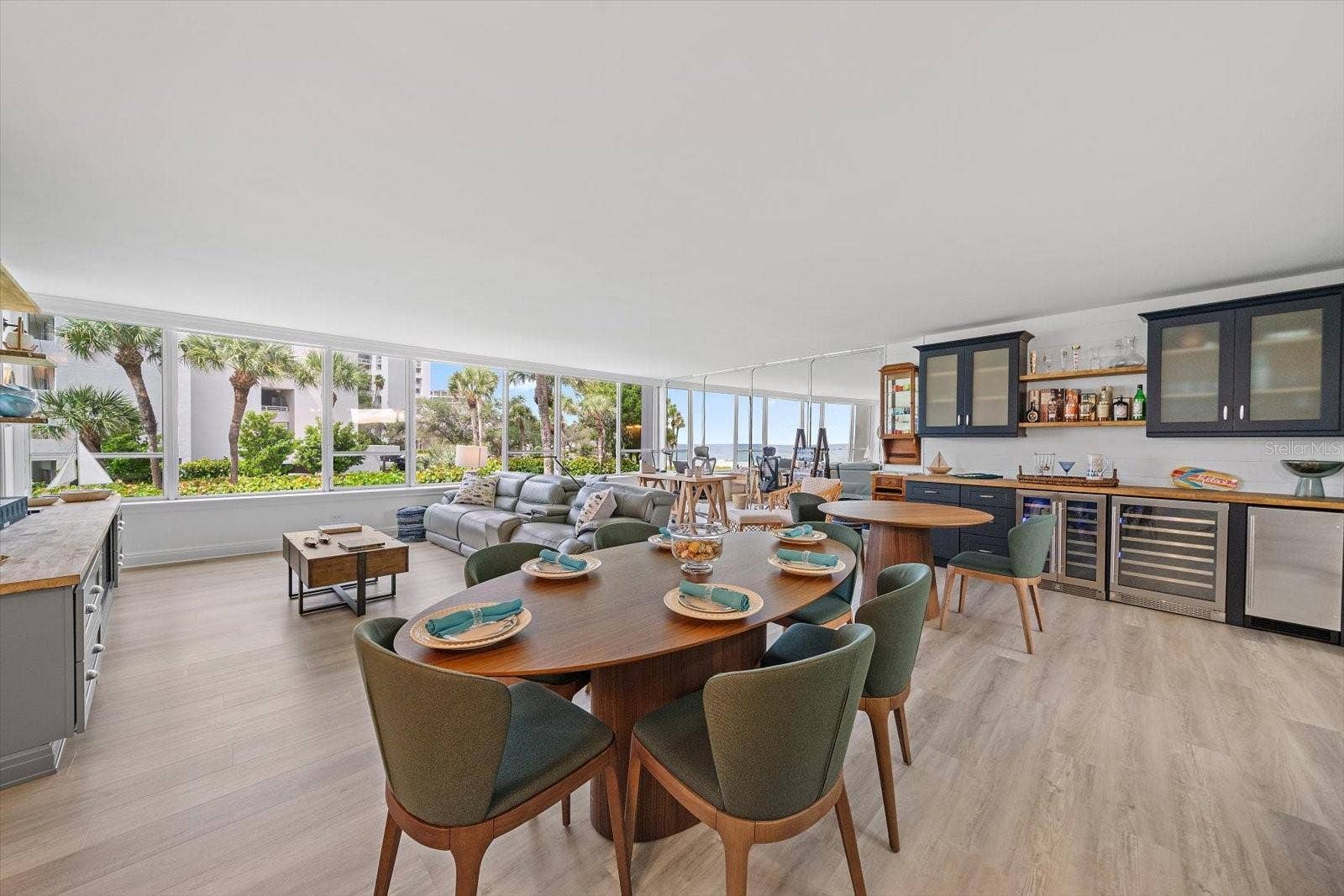 100 SANDS POINT ROAD, #219, Longboat Key, FL 34228 Dining room