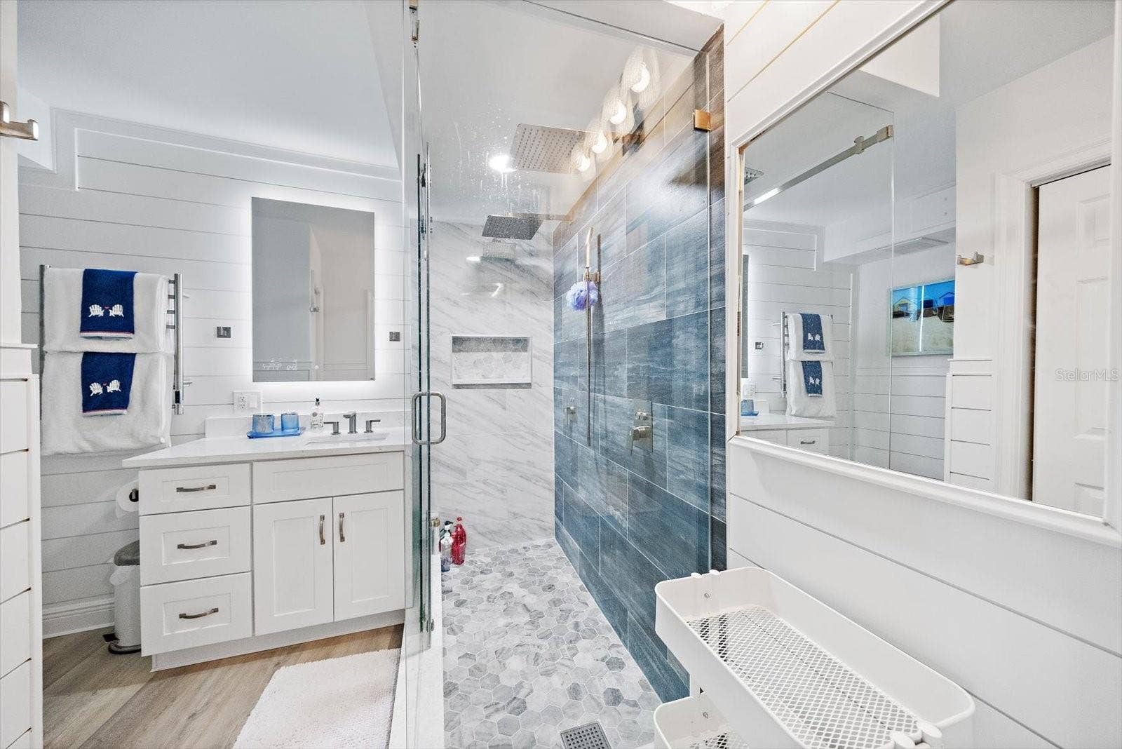 100 SANDS POINT ROAD, #219, Longboat Key, FL 34228 Primary bathroom
