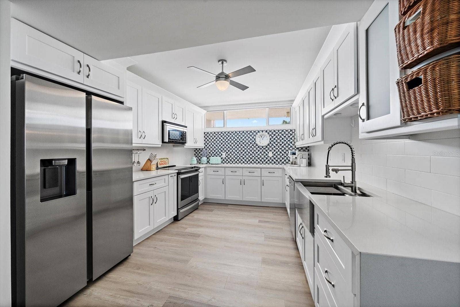 100 SANDS POINT ROAD, #219, Longboat Key, FL 34228 Kitchen