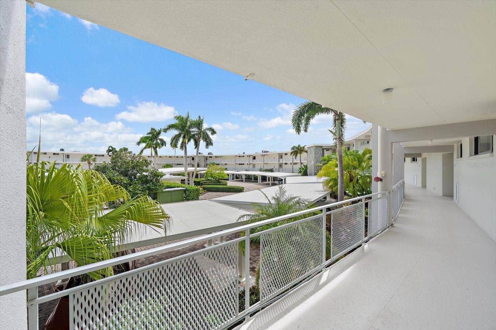 100 SANDS POINT ROAD, #219, Longboat Key, FL 34228 Sidewalk