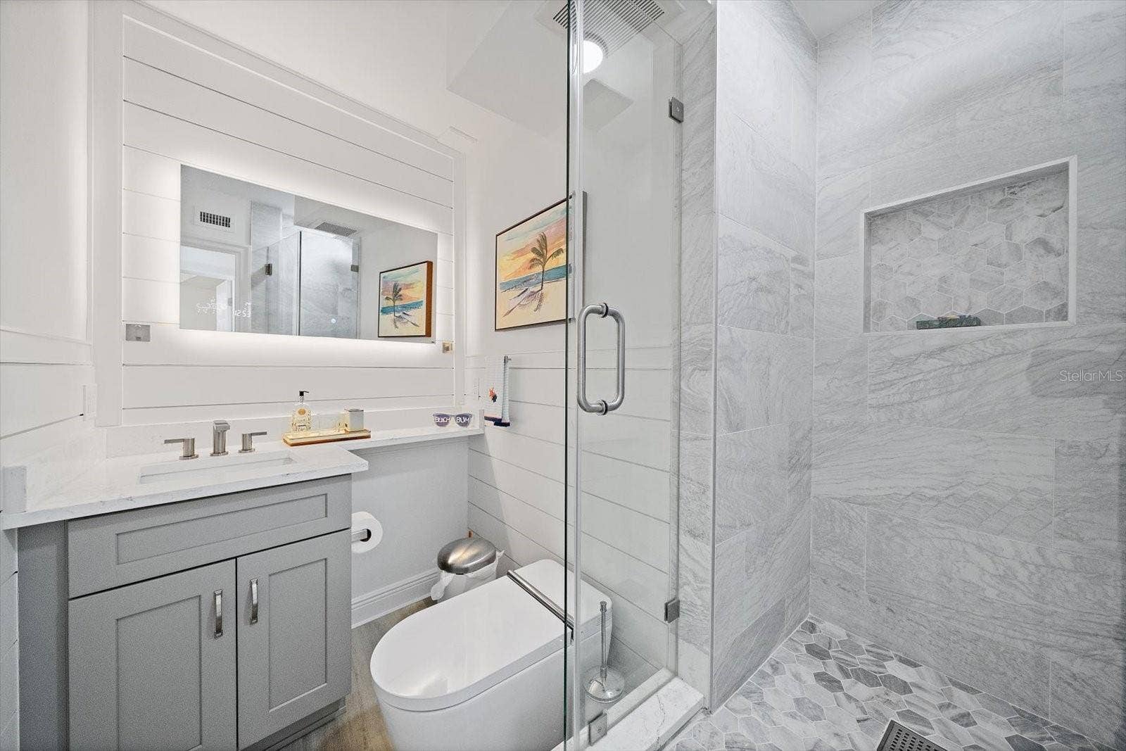 100 SANDS POINT ROAD, #219, Longboat Key, FL 34228 Guest bathroom