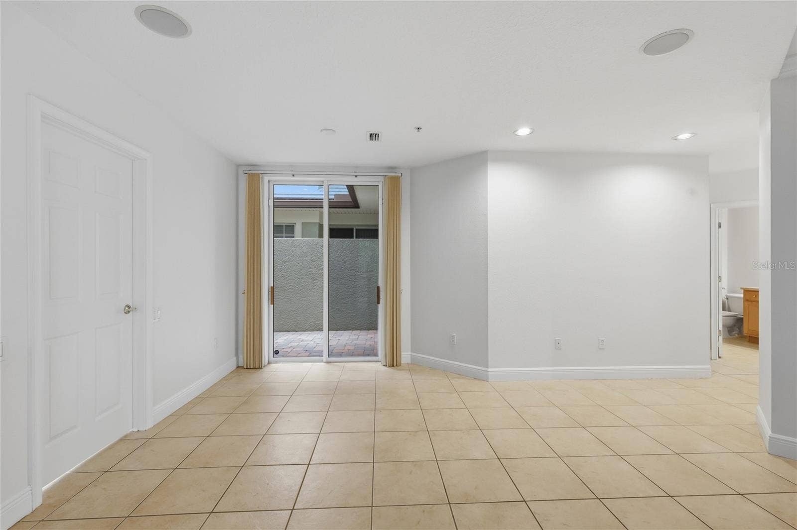 6434 MOORINGS POINT CIRCLE, #102, Lakewood Ranch, FL 34202
